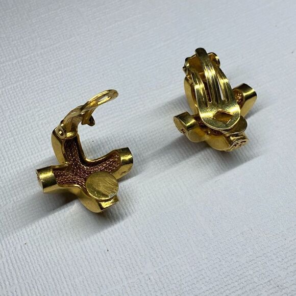 Vintage Gold Tone X Clip On Earrings - Picture 4 of 5